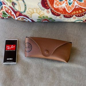 Brown Leather Ray Ban Case!